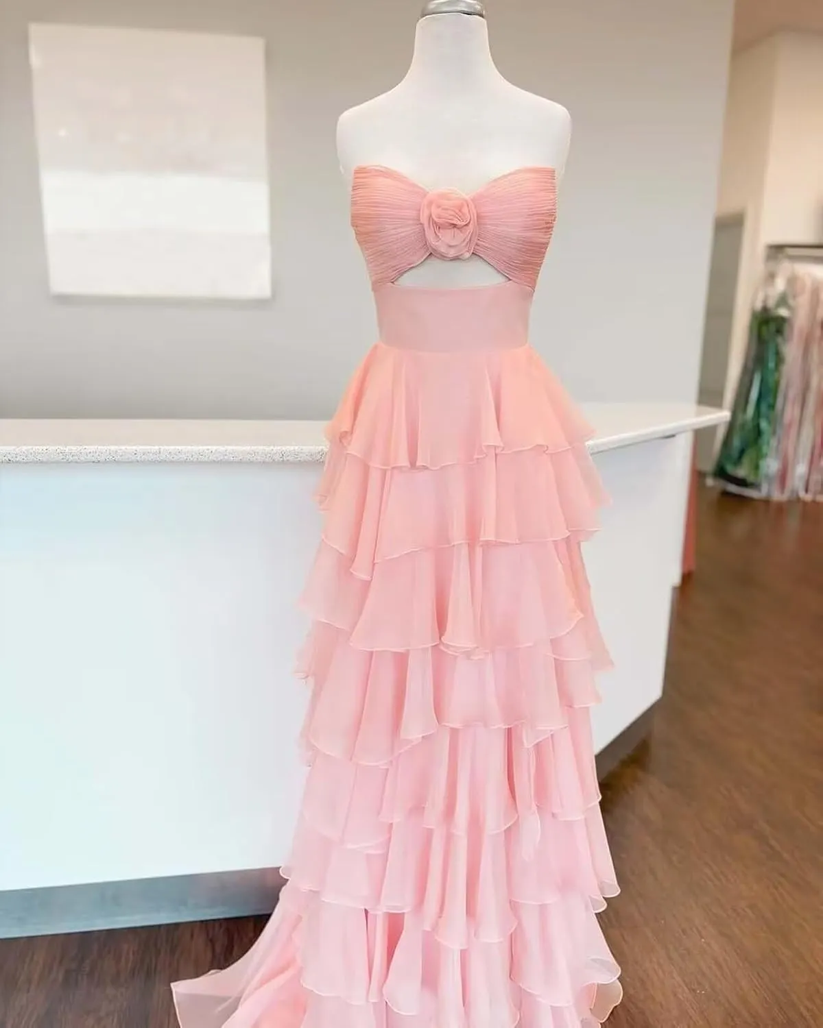 A-line Tiered Chiffon Ruffles Formal Evening Dress for Women, Long Party Strapless Prom Dress with Slit
