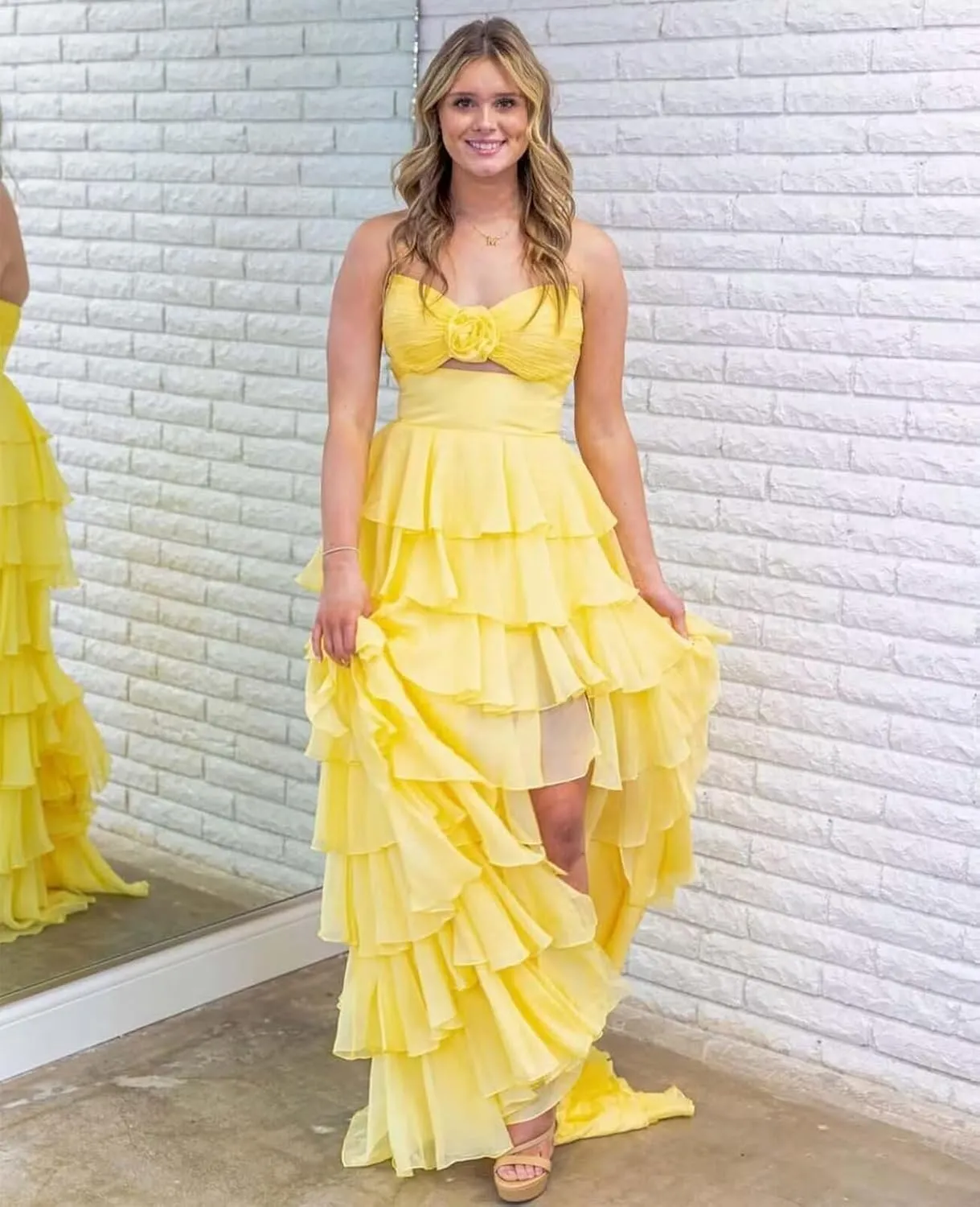 A-line Tiered Chiffon Ruffles Formal Evening Dress for Women, Long Party Strapless Prom Dress with Slit