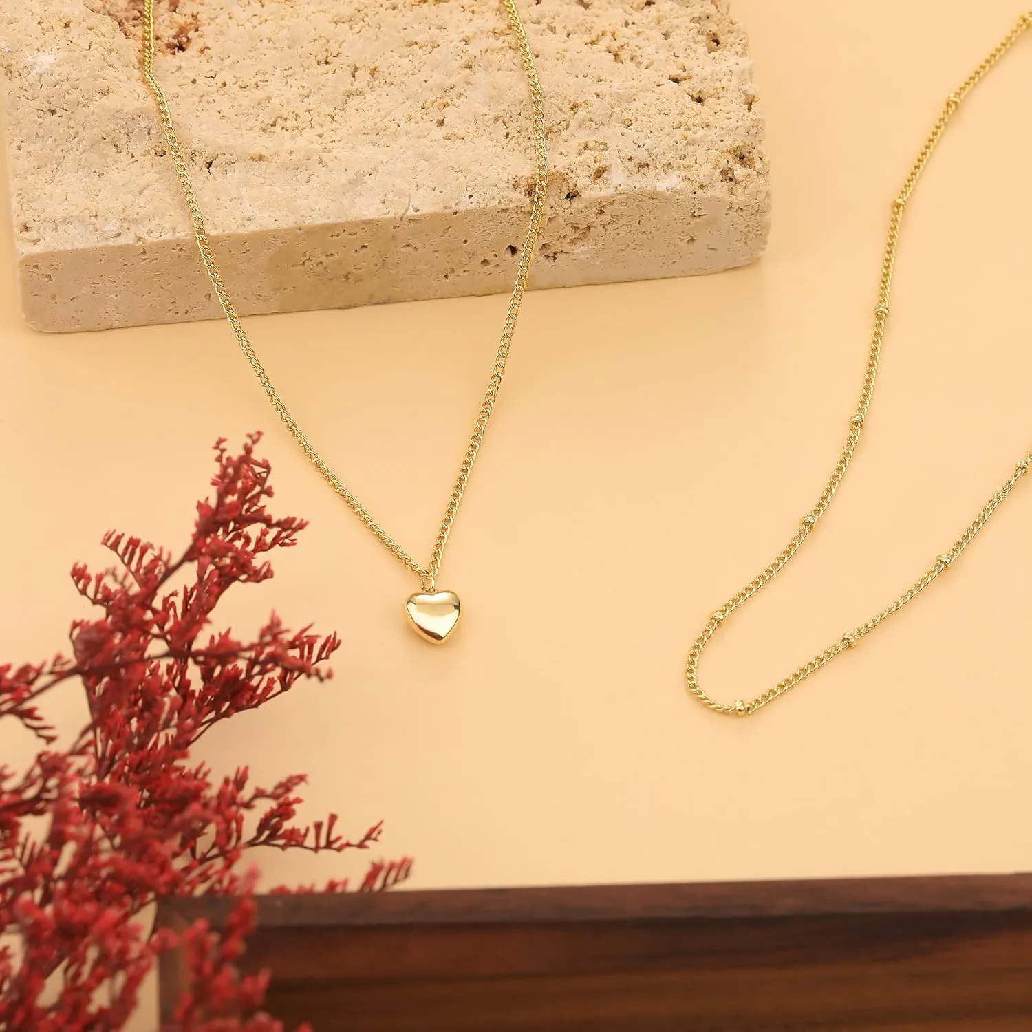 Foxgirl Gold Heart Necklaces for Women 14k Gold Plated Pendant Necklace Simple Cute Necklaces for Women Dainty Layered Choker Necklaces for Women Gold Jewelry for Teen Girls
