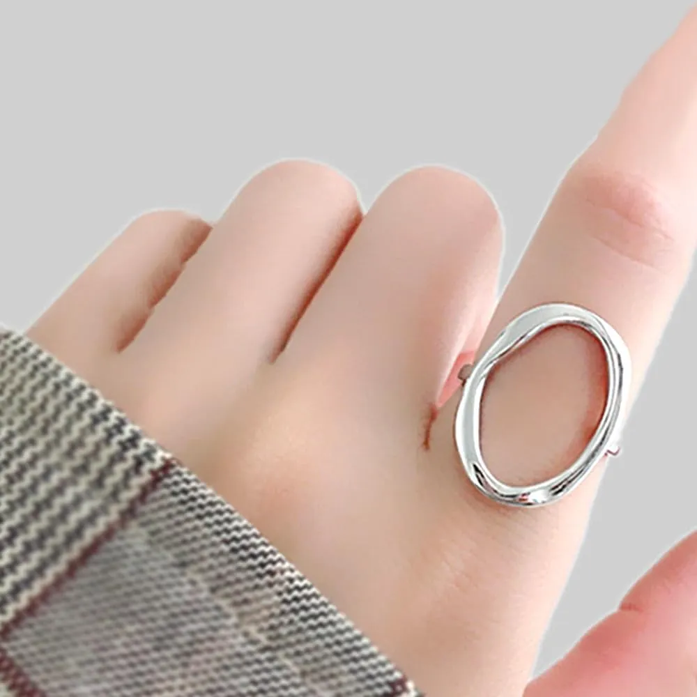 FUTIMELY Hollow Hammered Oval Loop Statement Rings,Minimlaist Big Hollow Oval Personality Promise Open Rings,Trendy Plated Gold Finger Rings for Women