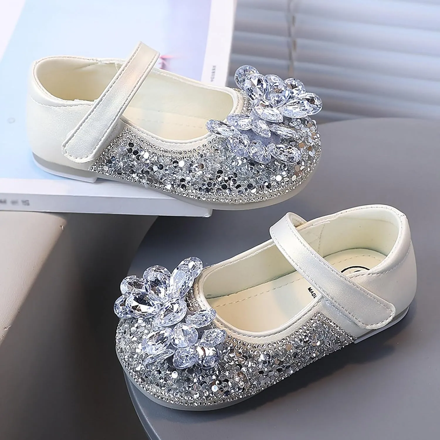 Mary Jane Flat for Girl Children's Shoes Leather Shoes Soft Sole Girls Crystal Sparkling Diamond Girls Single